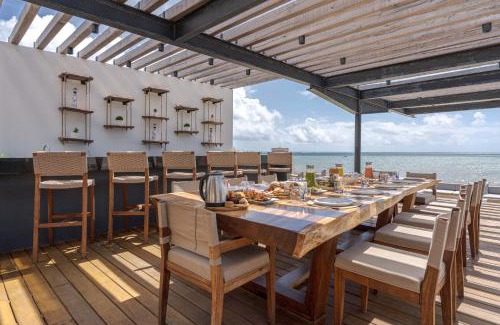 Puerto Morelos Villa | Beachfront luxury villa with pool with private cooker & staff