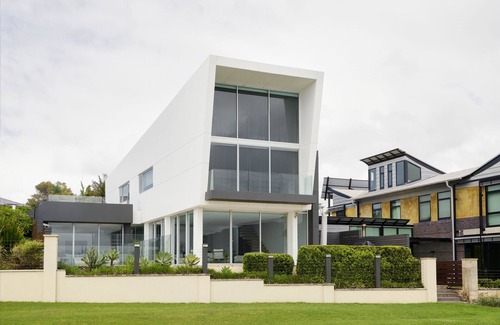 Bulli House | Beachfront Luxury @ Sandon Point is your Dream Holiday Home