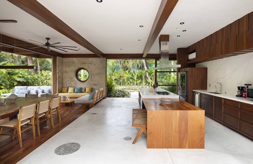 Playa Hermosa Cobano Villa | Beachfront Luxury Villa in Playa Hermosa "Medusa"