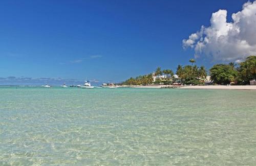 Saint Lawrence Apartment | Beachfront Luxury with Incredible Ocean Views apts by Bluescape