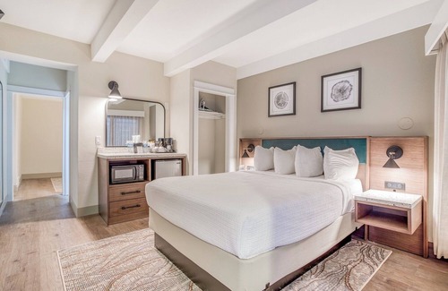 Lincoln City Hotel | Beachfront Manor Hotel