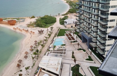 Yucatan Peninsula Apartment | Beachfront Oceanview Luxury Apartment (sleeps up to 8) Yucalpeten Resort Marina.