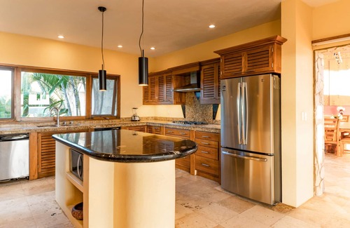 Santa Maria Colotepec Villa | Beachfront Open-Air Oasis