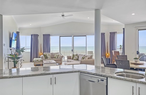 Sunshine Coast Apartment | Beachfront Penthouse with Stunning Views