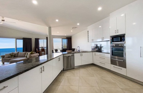Sunshine Coast Apartment | Beachfront Penthouse with Stunning Views
