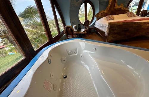 Santa Maria Tonameca Hotel | Beachfront Paradise Boutique Hotel - Alebrijes Jacuzzi Villa