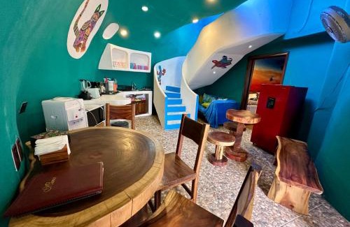 Santa Maria Tonameca Hotel | Beachfront Paradise Boutique Hotel - Alebrijes Jacuzzi Suits
