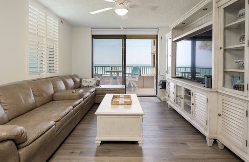 Glenwood Apartment | Beachfront Paradise *Pool *Tennis *Sauna