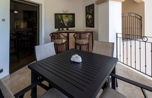 Barrio Los Faroles Condo | Beachfront Perfection, Mountain and Rainforest View - Jaco Beach at Tres Regalos