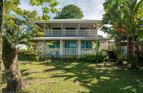 Manzanillo House | Beachfront | Pool Access | Walk Everywhere