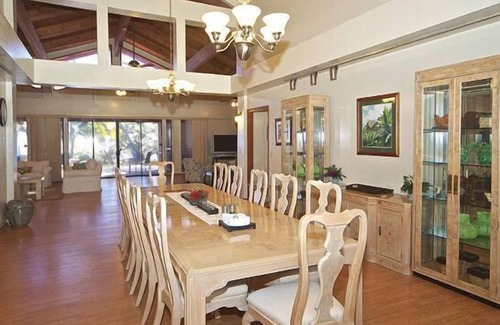 Kuliouou - Kalani Iki House | Beachfront | Pool | Game Room | AC | Honolulu | Augst/sept mth special $11000