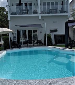 Ko Chang Apartment | Beachfront Pool Villa and Apartment
