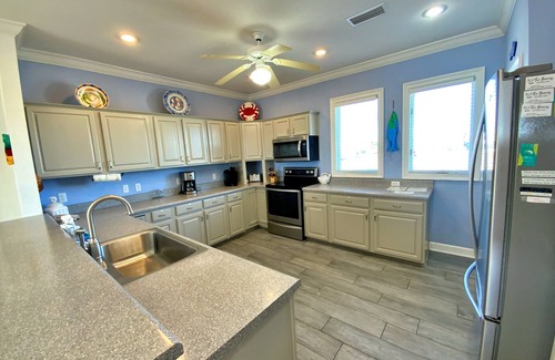 Morgantown House | Beachfront! Pools, Tennis, Pets OK!