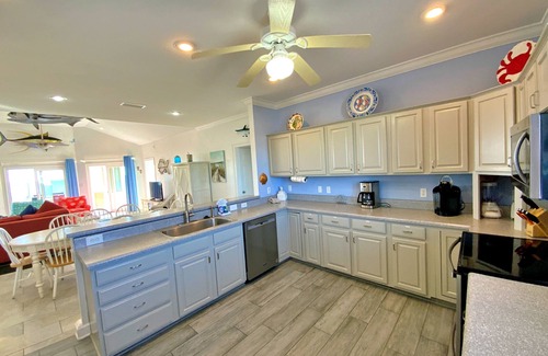 Morgantown House | Beachfront! Pools, Tennis, Pets OK!