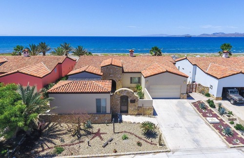 La Paz Villa | BEACHFRONT, PRIVATE POOL, GOLF, Concierge, Daily Maid and Chef-Meal Services at Paraiso del Mar