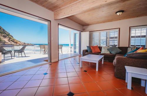 Victoria Bay Apartment | Beachfront property, Victoria Bay, Garden route