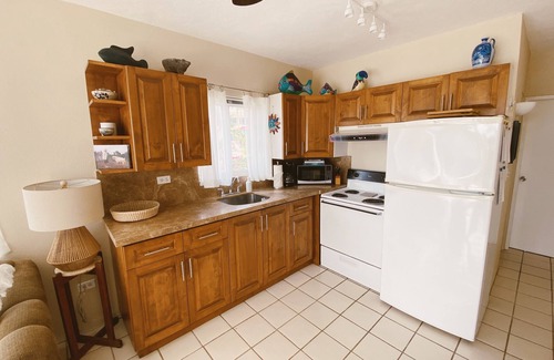 Zona Hotelera Condo | Beachfront Retreat with Convenient Access to Shops, Dining, and More