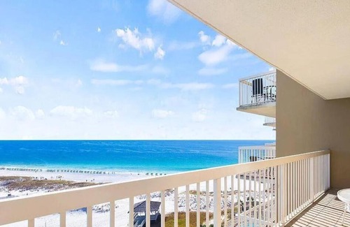 Destin Apartment | Beachfront Retreat- "The Getaway"