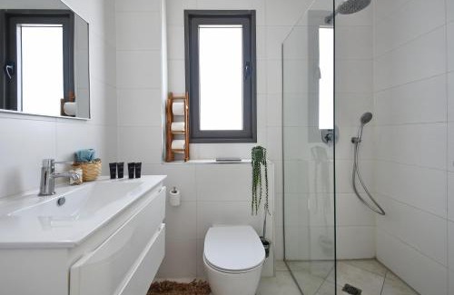 Nahariya Apartment | Beachfront Sea View Dream Escape - 3BR with Mamad