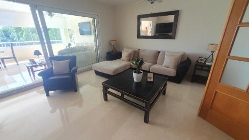 Marbella Apartment | Beachfront spacious 4-Bed Apartment, Los Granados