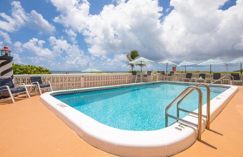 Pompano Beach Apartment | BEACHFRONT Studio Condo