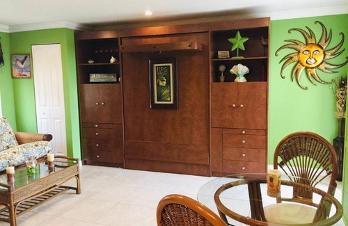 Pompano Beach Apartment | BEACHFRONT Studio Condo