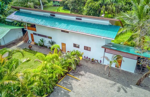 Cahuita Apartment | Beachfront Studio - Direct Beach Access, AC & Fast WiFi