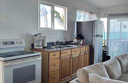 Haleiwa Apartment | Beachfront Studio in North Shore - Upper Unit