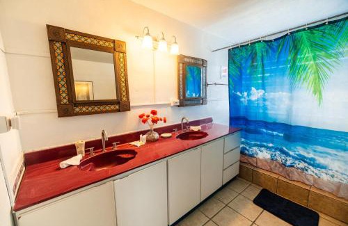 Esperanza Apartment | Beachfront Suite 6 Karaya