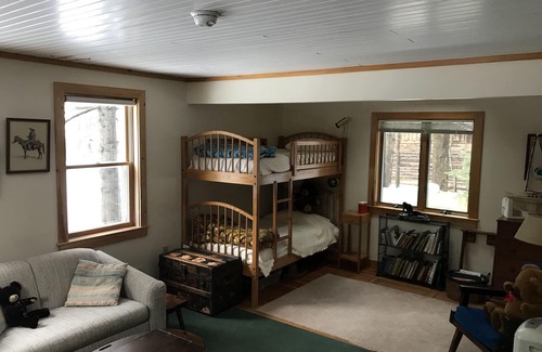 New London House | Beachfront Summer Swims, Winter Ski and Snow, and Sunsets on Lake Sunapee!