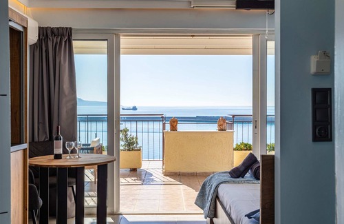 Kalamata Apartment | Beachfront Sunny Penthouse - Kalamata Seablisss