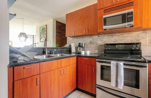 Mediania Baja Villa | Beachfront Top Floor with Stunning Oceanview