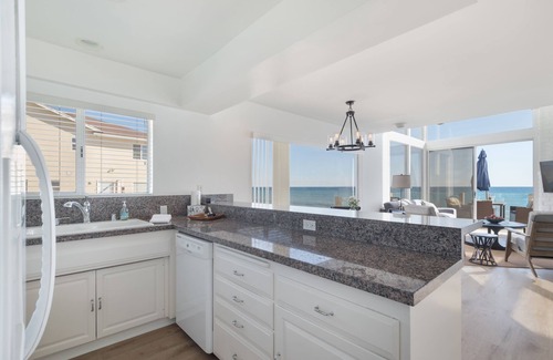 Central Malibu House | Beachfront Townhouse - Views From Every Room