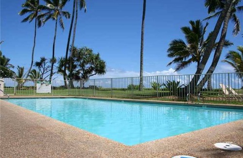 Punaluu Condo | Beachfront~ Tropical Home Away from Home- Discounted Rates !