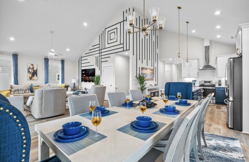 McCutcheon Field House | Beachfront | Pool, Hot Tub, Sauna, Fire Pit & EV Charger