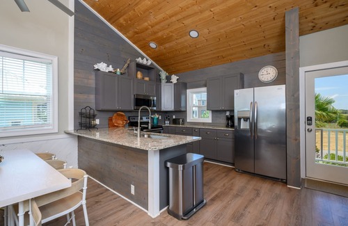 Beachwalk House | Beachfront home with Private Pool, Wifi and stunning ocean views