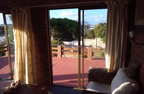 Jeffreys Bay Apartment | Beachfront Villa Africa Queen Jeffreys