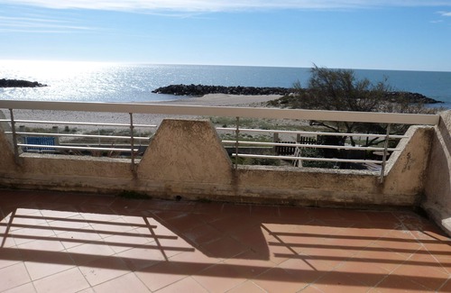 Frontignan Villa | Beachfront villa directly on the beach