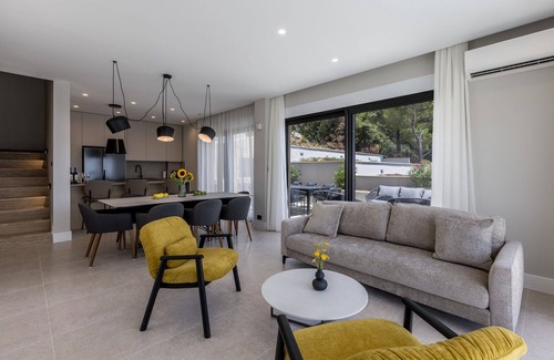 Orebic Villa | Beachfront Villa Fine Time with Pool I