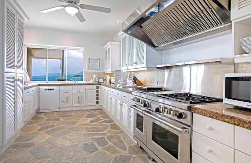 Les Terres Basses Villa | Beachfront villa with high-end services by SXMSIR