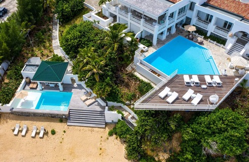 Les Terres Basses Villa | Beachfront villa with high-end services by SXMSIR
