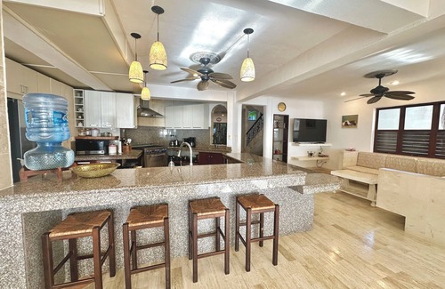 Soliman Bay Villa | BEACHFRONT VILLA ON WHITE SAND BEACH AND CHEF SERVICE AVAILABLE