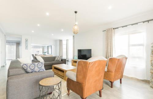 Wilderness Beach Villa | Beachfront Villa - Pool, Fireplace, No Loadshedding