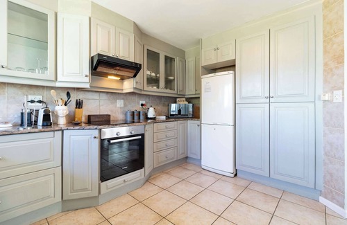 Hout Bay Apartment | Beachfront Villa Sea Breeze ,hout Bay