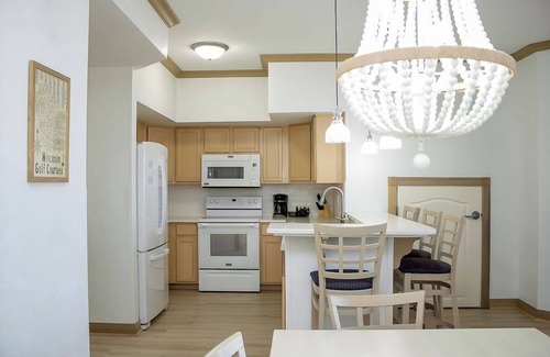 Sheboygan Villa | Beachfront Villa - Sleeps 8. Right on the beach!