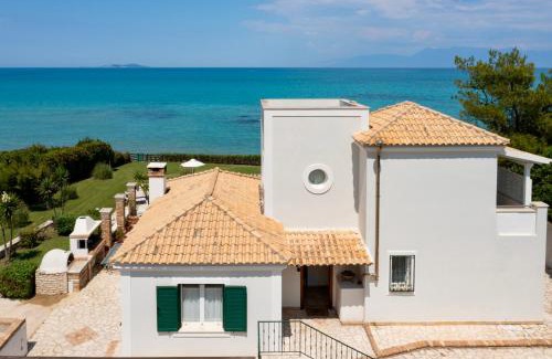 Sidari Villa | Beachfront Villa Victoras - With private beach