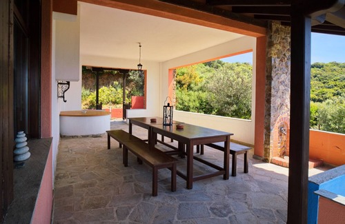 Aristotelis Villa | Beachfront villa with huge garden, 3br, Halkidiki