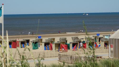 Municipality of Katwijk Apartment | Beachhouse Anna, 1 minute walk to the beach and centre of Katwijk, Free private parking next to the house !