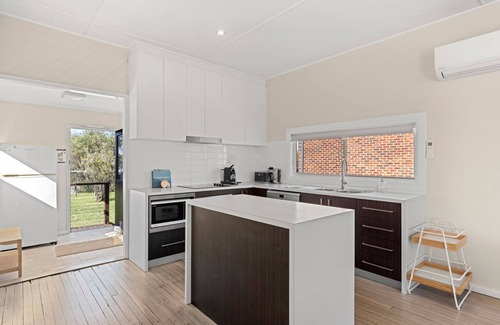 Currarong House | Beachhouse Currarong - Pet Friendly Beachfront