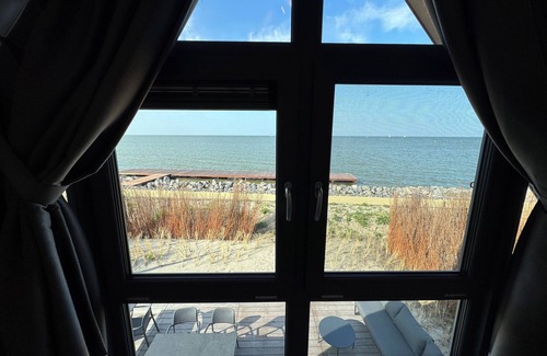 Enkhuizen House | BeachHouse sun deck with sea view in Enkhuizen for the whole family